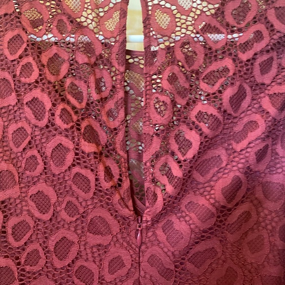 Talula Size 8 fitted Wine coloured dress - Picture 3 of 7